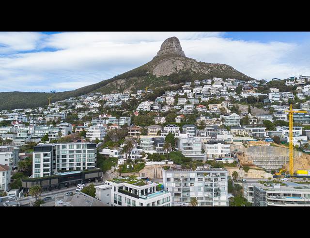 3 BEDROOM APARTMENT FOR SALE IN BANTRY BAY